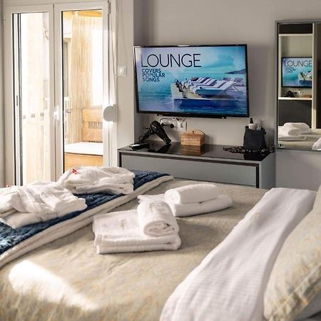 "Elegance" Central Luxury Apartment 比雷埃夫斯 外观 照片