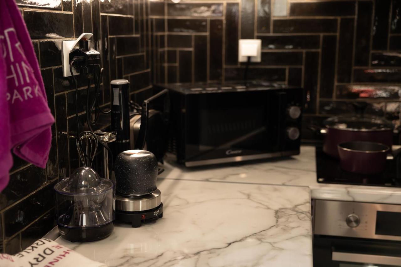 "Elegance" Central Luxury Apartment 比雷埃夫斯 外观 照片
